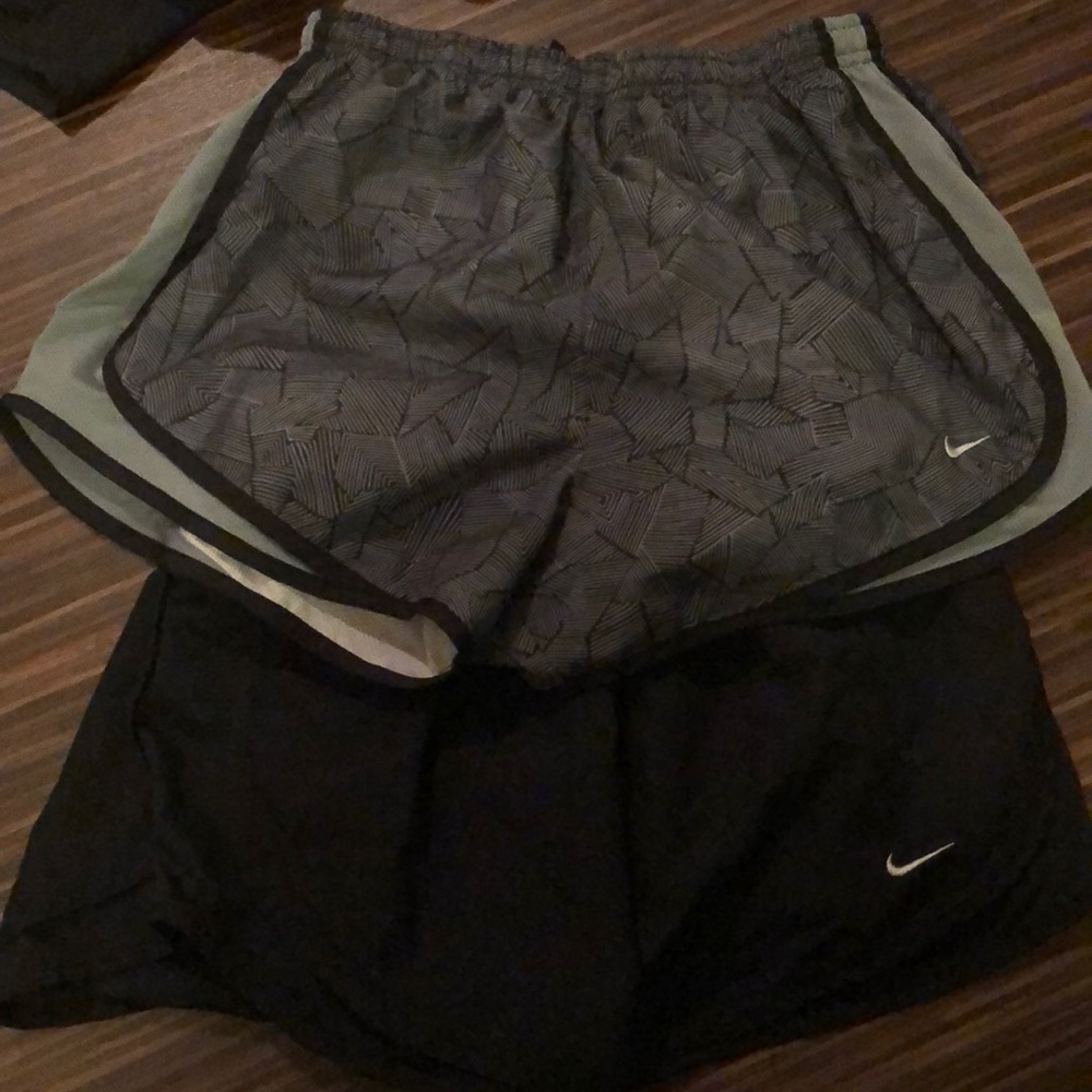 Black and grey Nike medium